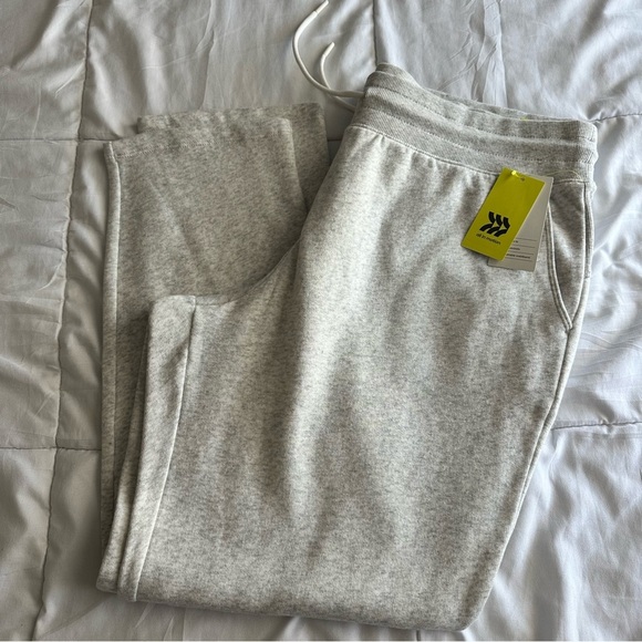 All In Motion NWT Women's XXL Gray Side Pocket Drawstring Taper Leg Sweatpants - Picture 3 of 10